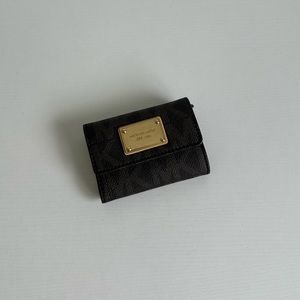 BRAND NEW MICHAEL KORS WALLET